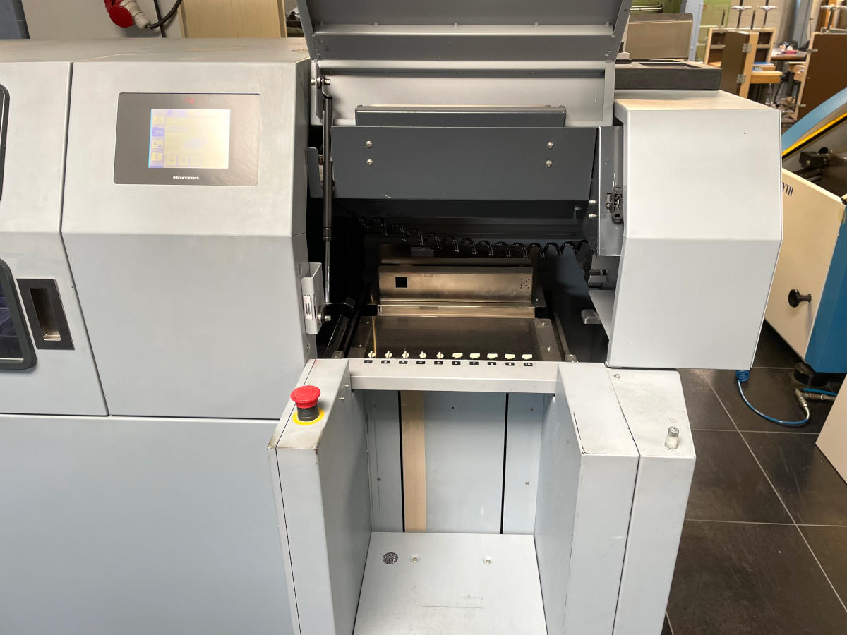 Horizon HT-30 three knife trimmer 3