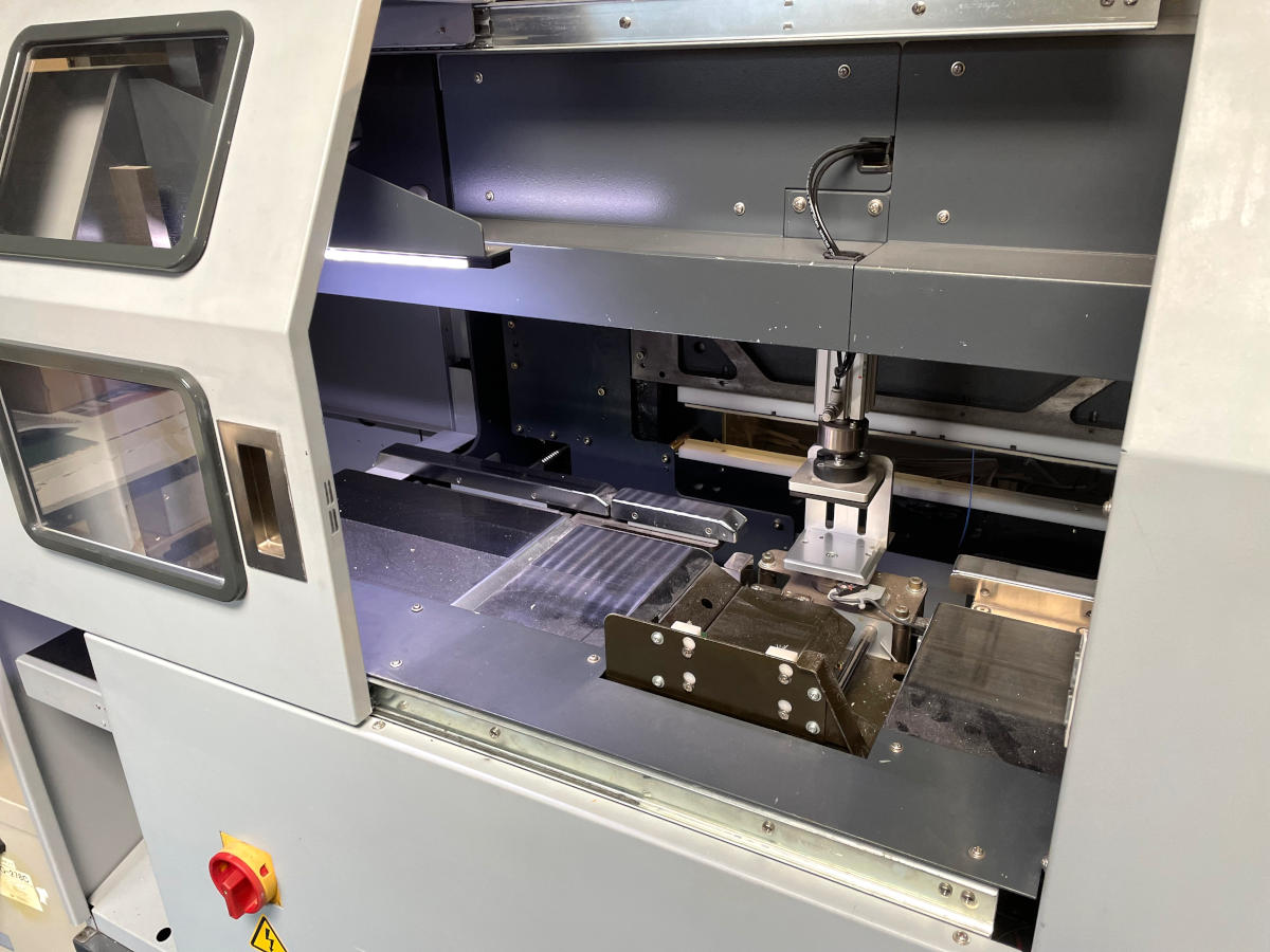 Horizon HT-30 three knife trimmer 5