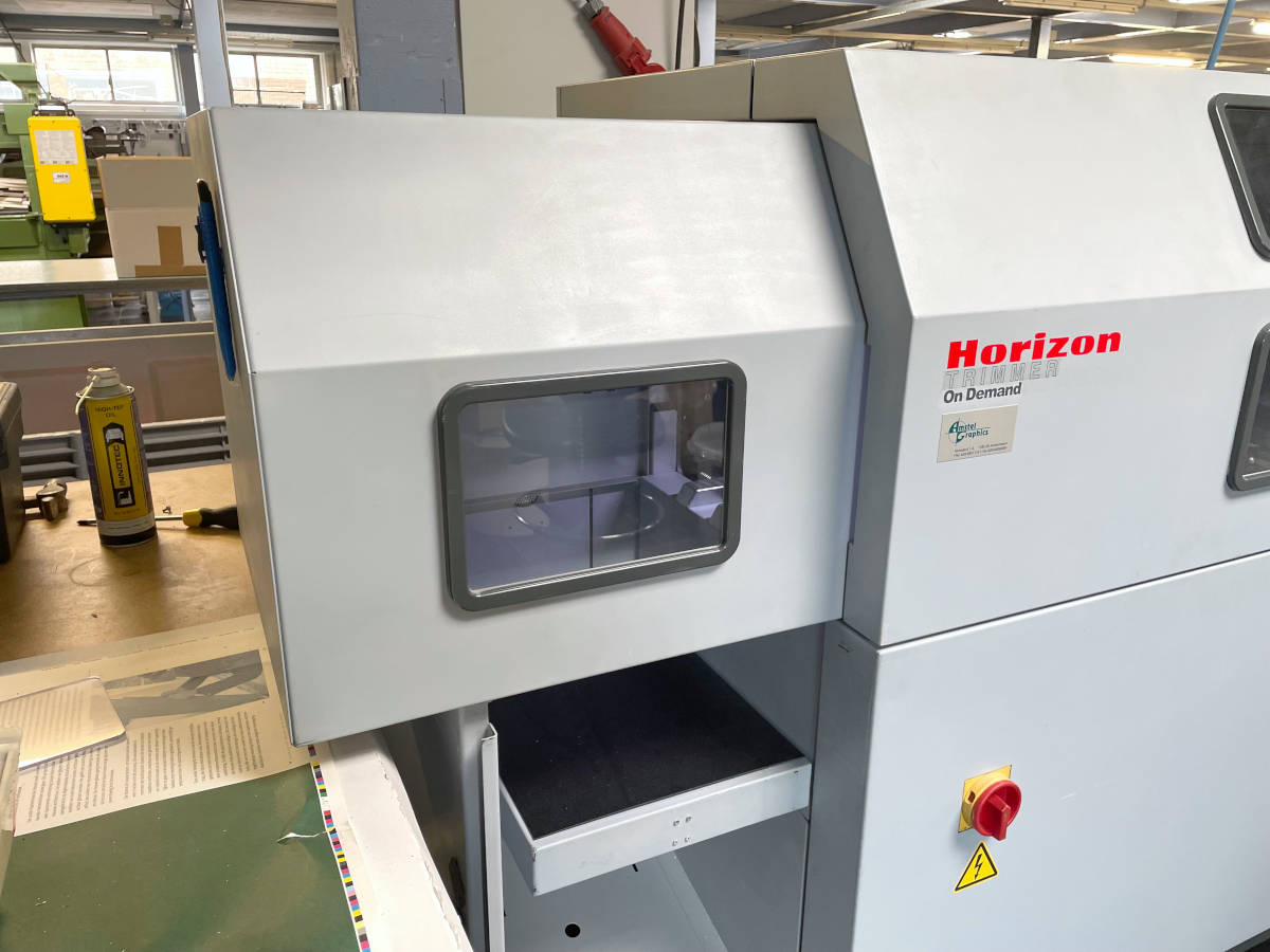 Horizon HT-30 three knife trimmer 7