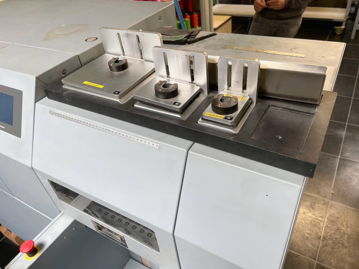 Horizon HT-30 three knife trimmer 8