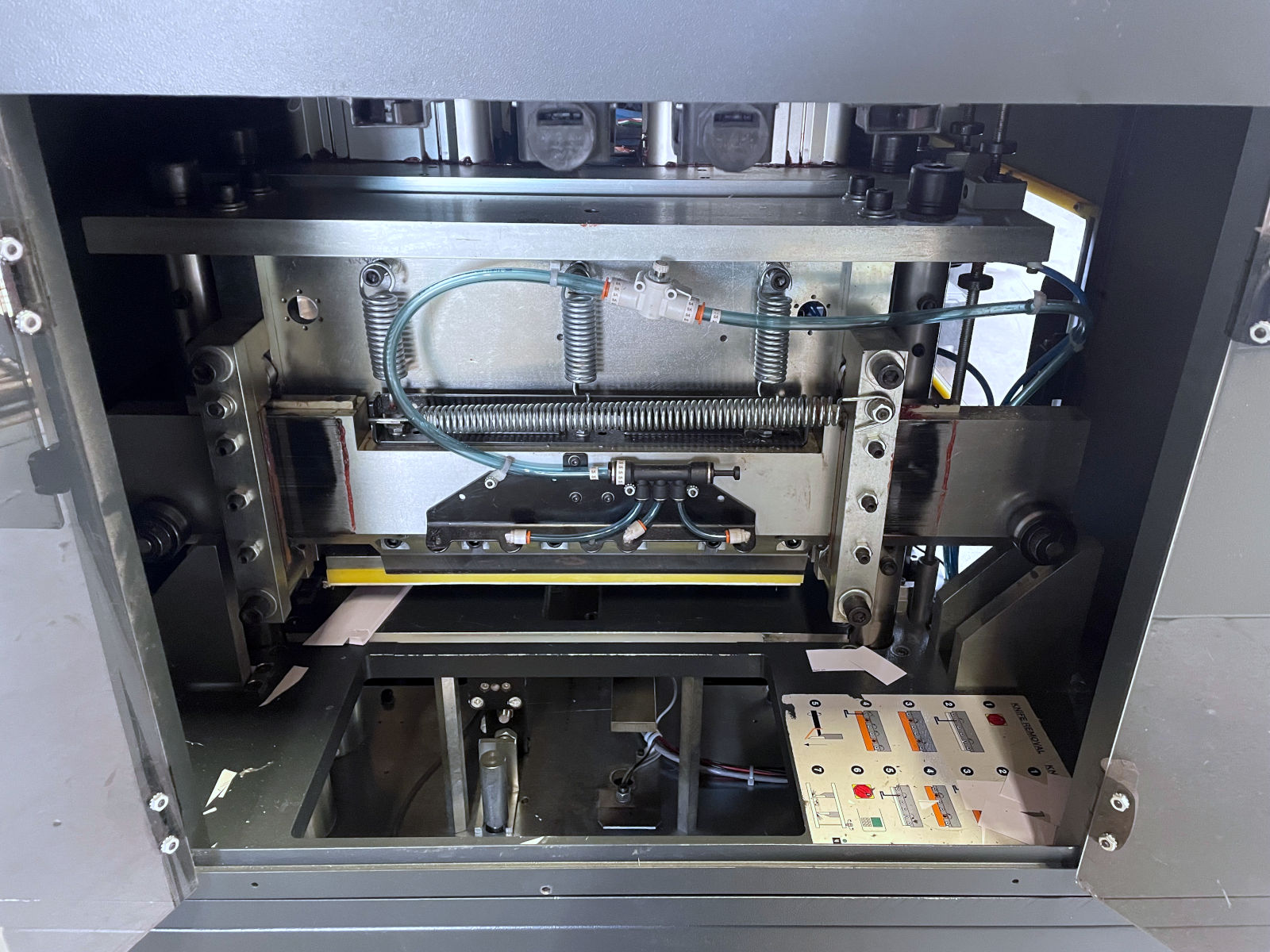 Bourg BB3002 EVA perfect binder 03